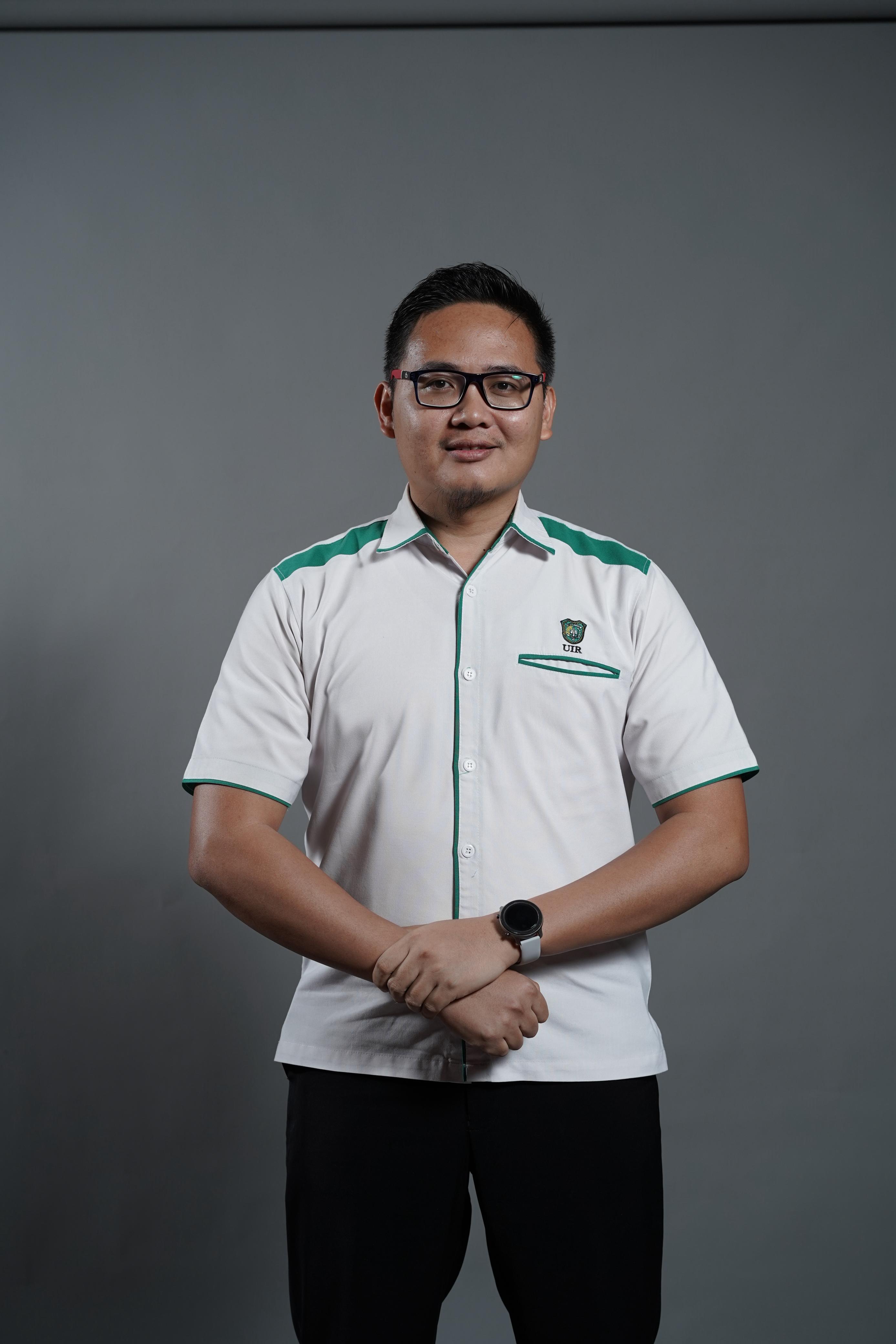 Prof. Dr. Arbi Haza Nasution, B.IT., M.IT.